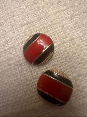 Red and Black Enamel Round Clip-On Earrings